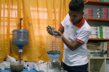 From the beginning, the idea was that the manufacture of the homemade water filter was simple and economical