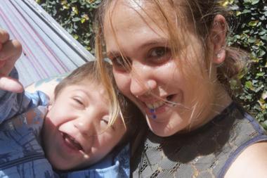 Sabrina Castro, her mother, had to stop working so she could take care of Noah and his two brothers, Joaquín and Patricio. For this reason, the help of donors was so important to be able to pay for the treatment of their youngest child.