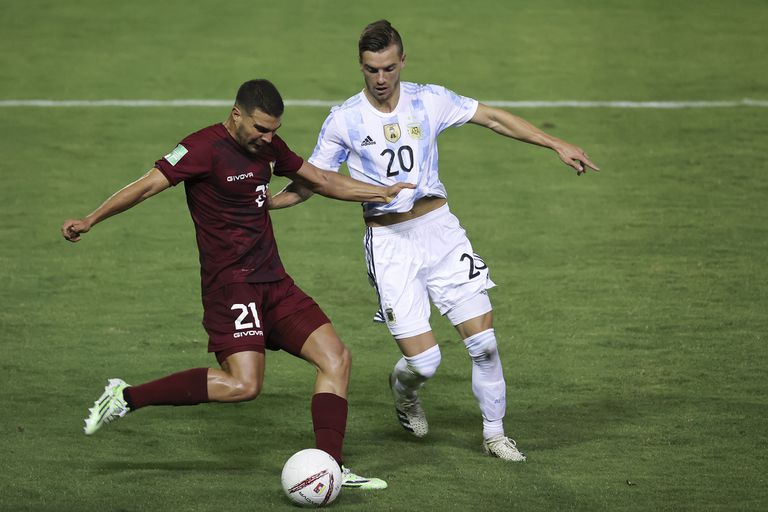 Giovani Lo Celso had a good performance against the Venezuelans;  the Tottenham Hotspur midfielder is one of four players at risk from the Brazilian authorities.