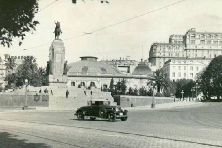 Una postal de Avenida del Libertador y Avenida Alvear, en 1930