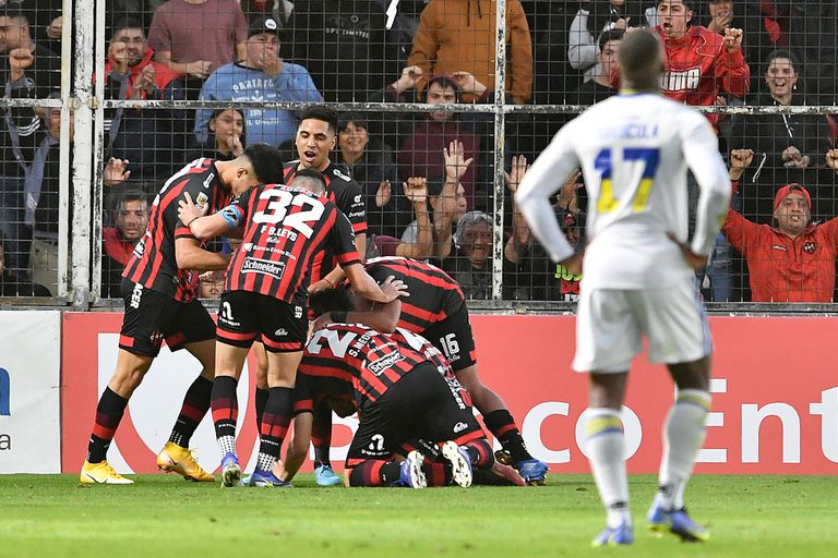 Conselho Curador, memória ruim para o Boca: no Paraná, em julho, foi vitória de 3 a 0 para os rubro-negros