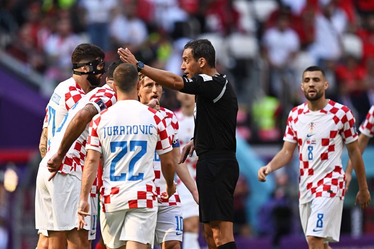 O árbitro argentino Fernando Rapallini dirigiu a partida entre Marrocos e Croácia, na quarta-feira da semana anterior.