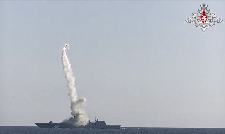 Rusia despliega por primera vez una fragata equipada con misiles hipersónicos