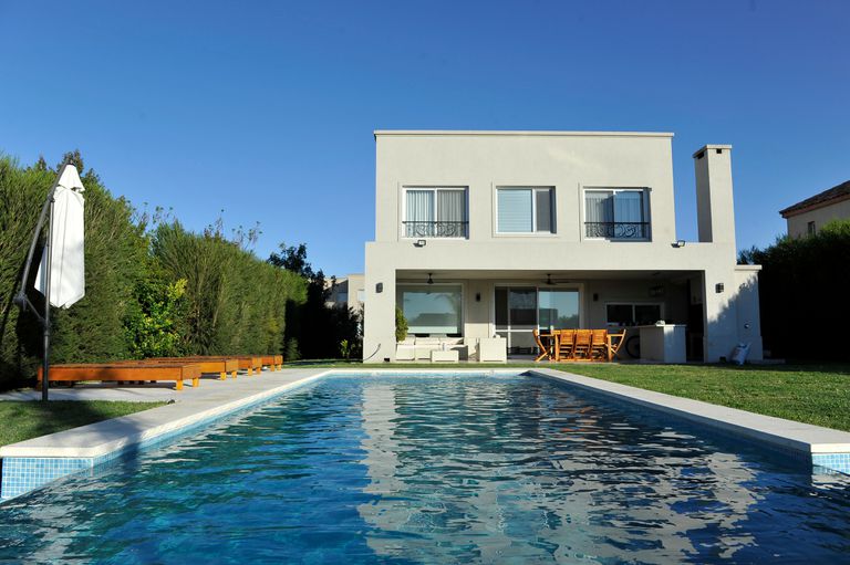 Casa com piscina: os aluguéis mais procurados em condomínios e vilas