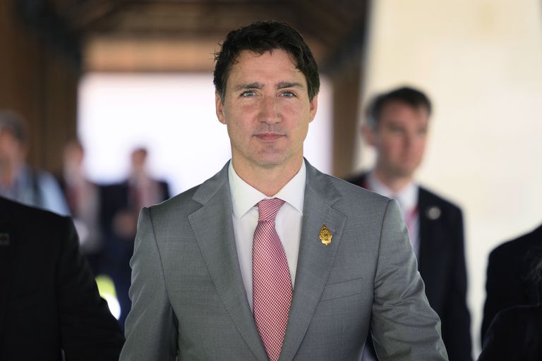 DIA DA SEMANA CORRETO - O primeiro-ministro canadense Justin Trudeau chega antes de uma reunião de emergência de líderes na cúpula do G20 em Nusa Dua, Bali, Indonésia quarta-feira, 16 de novembro de 2022, após uma explosão de míssil na Polônia.  (Foto de Leon Neal/Piscina via AP)