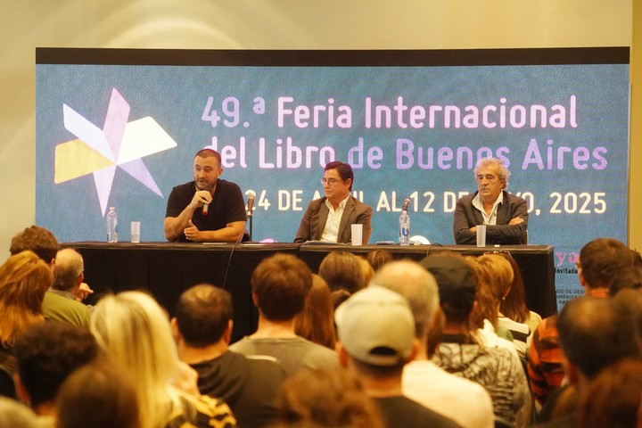 Tomás Rebord, Jorge Fontevecchia y Ricardo Roa.
Foto: Martín Bonetto.