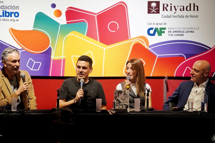Diego Sehinkman, Manu Jove, Maia Jastreblansky y Carlos Pagni.
Foto: Martín Bonetto