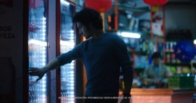 SCHNEIDER – Chino Darín en supermercado chino. Que capo el Chino !