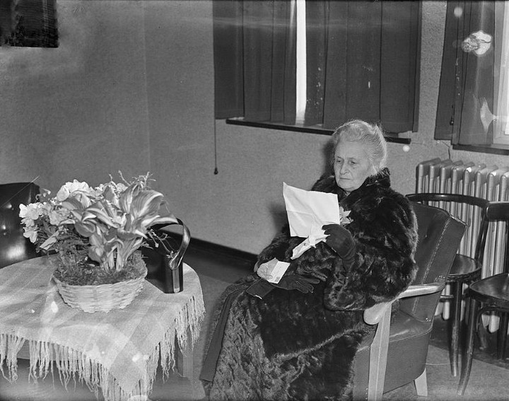 Maria Montessori en Amsterdam. Autor de la imagen: Jack de Nijs for Anefo / Anefo, CC0, via Wikimedia Commons