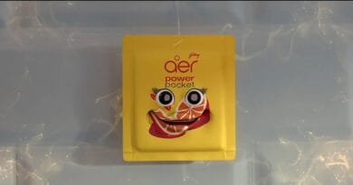 AER POCKET Publicidad - Vienen visitas al baño ! (Argentina 2025)