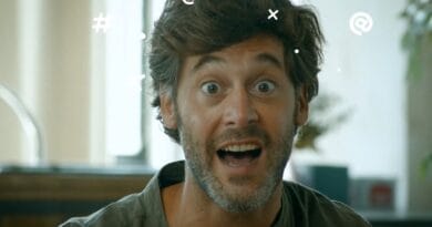 CAMPAMENTO DIGITAL Anuncios - Padres hablan como zombies (España 2025)