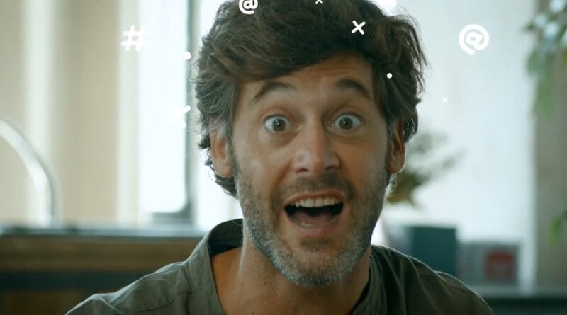CAMPAMENTO DIGITAL Anuncios - Padres hablan como zombies (España 2025)