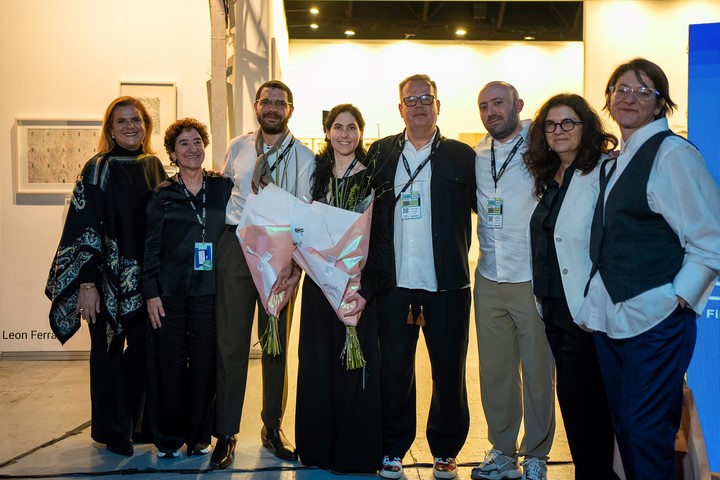 El segundo Premio Remax Collection al mejor stand de arteba fue para Constitución, un proyecto autogestionado desde 2018. Foto: Gentileza Fundación arteba.