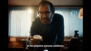 QUESO FINLANDIA Publicidad - Psicologo se quiere comer al paciente entre 2 panes (Argentina 2025 )