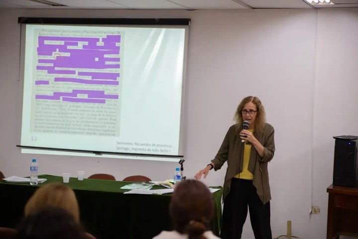 Adriana Amante es doctora en Letras y profesora e investigadora de literatura argentina del siglo XIX en la Facultad de Filosofía y Letras de la Universidad de Buenos Aires. Foto: gentileza.