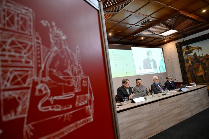 Rueda de prensa celebrada en el Palacio Municipal de Arequipa, Perú en el marco de la apertura del X Congreso Internacional de la Lengua. Foto: gentileza CILE.