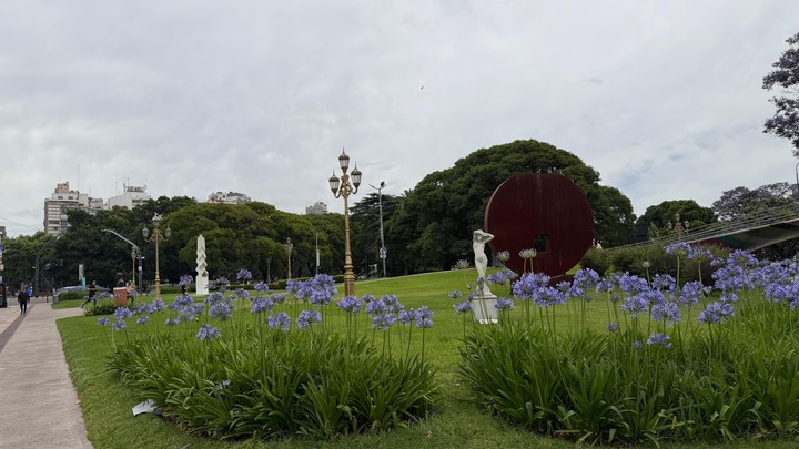 "Aube", de Marino di Teana fue inaugurada en los jardines aledaños al Museo Nacional de Bellas Artes. Foto: gentileza.