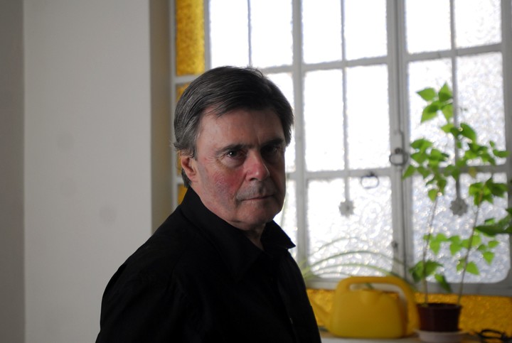 El escritor Emilio de Ípola. Foto: Martin Bonetto.