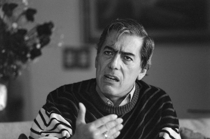 El escritor Mario Vargas Llosa el 17 de septiembre de 1987. REUTERS/Aníbal Solimano / Foto de archivo.