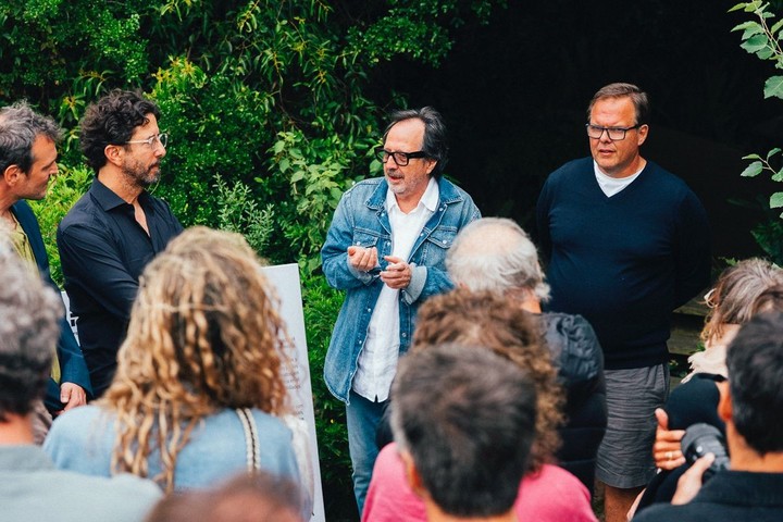 En el centro, Óscar Muñoz en José Ignacio. 
