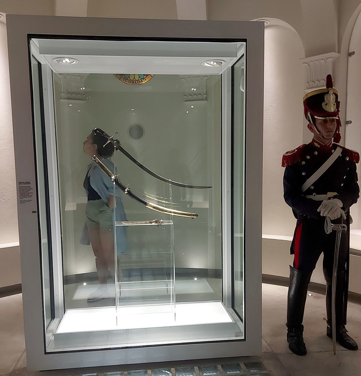 El sable corvo de San Martín se expone en el Museo Histórico Nacional. Foto Cecilia Profetico.