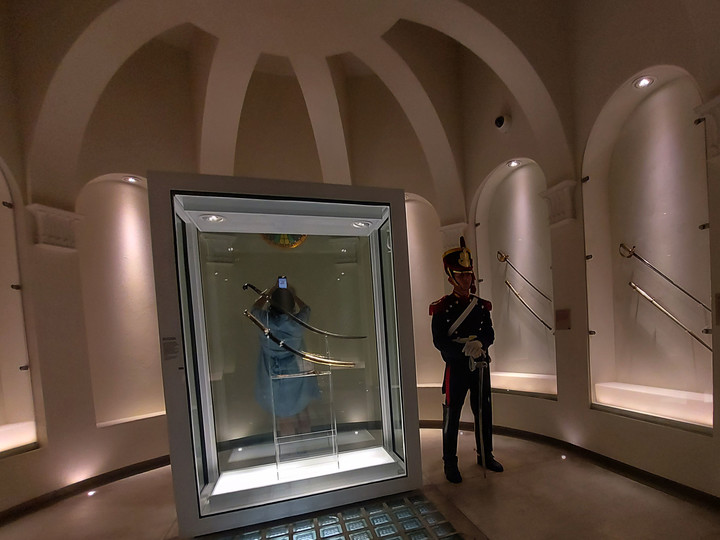 El sable corvo de San Martín se expone en el Museo Histórico Nacional. Foto Cecilia Profetico